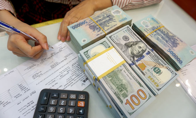 Vietnam Currency Falls To Historic Low Vnexpress International Vietnam Currency Falls To Historic Low Vnexpress International