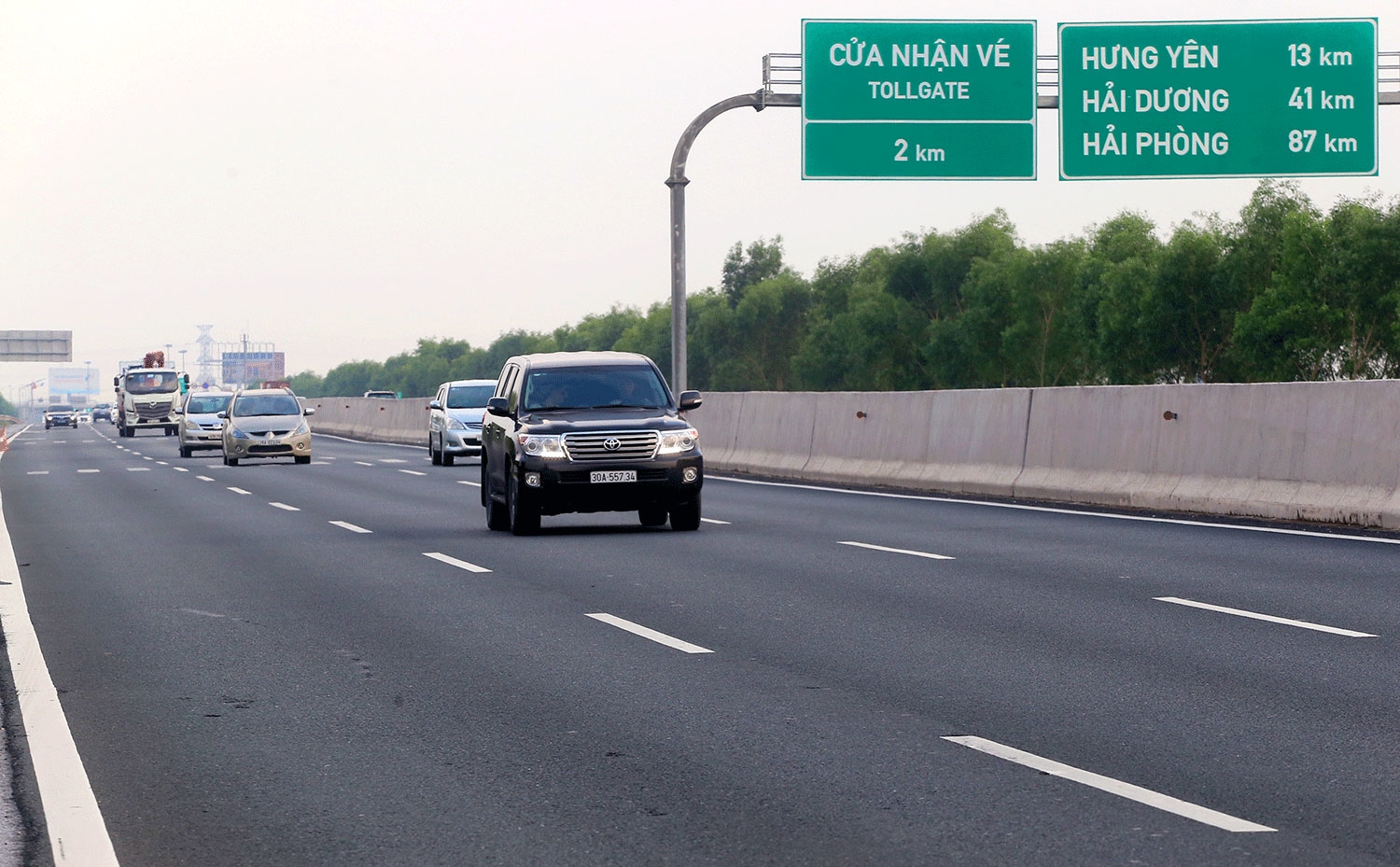 Expressways that burn up the road between Hanoi and northern provinces