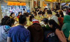 Saigonese keep their shirts on regardless of coronavirus
