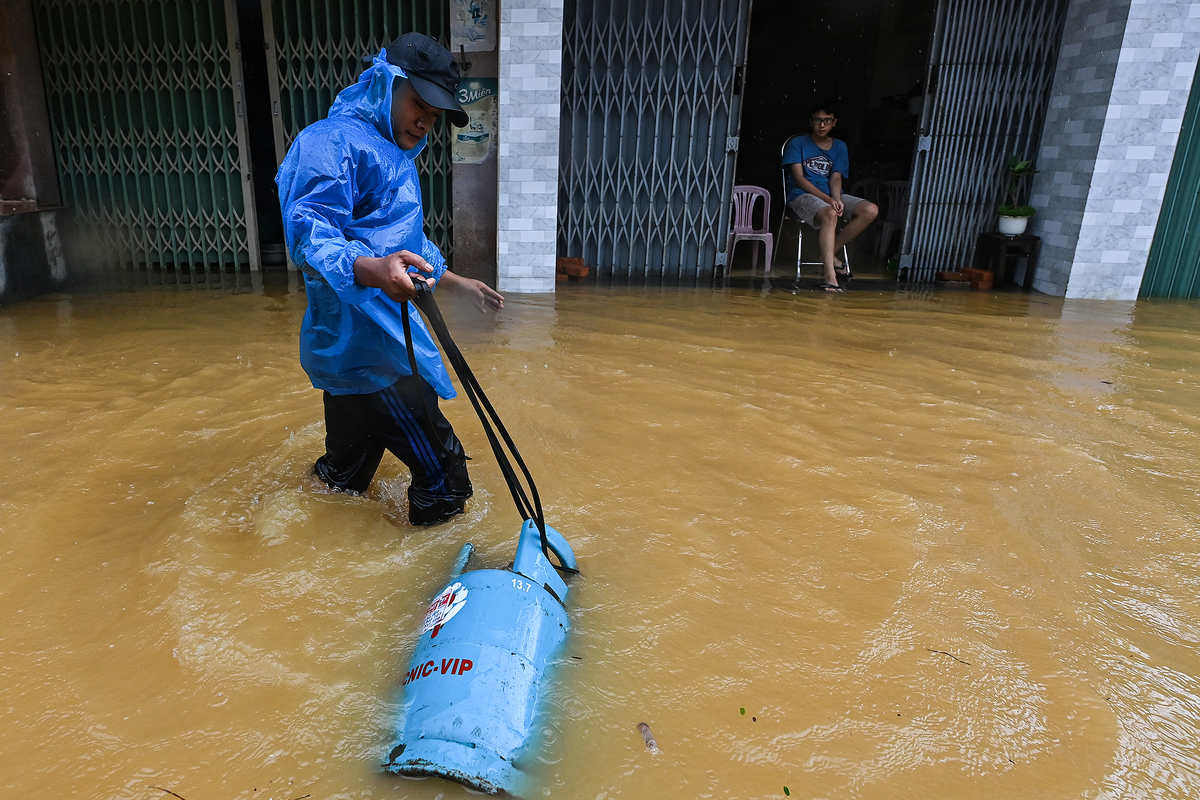 Living with floods in central Vietnam ancient town
