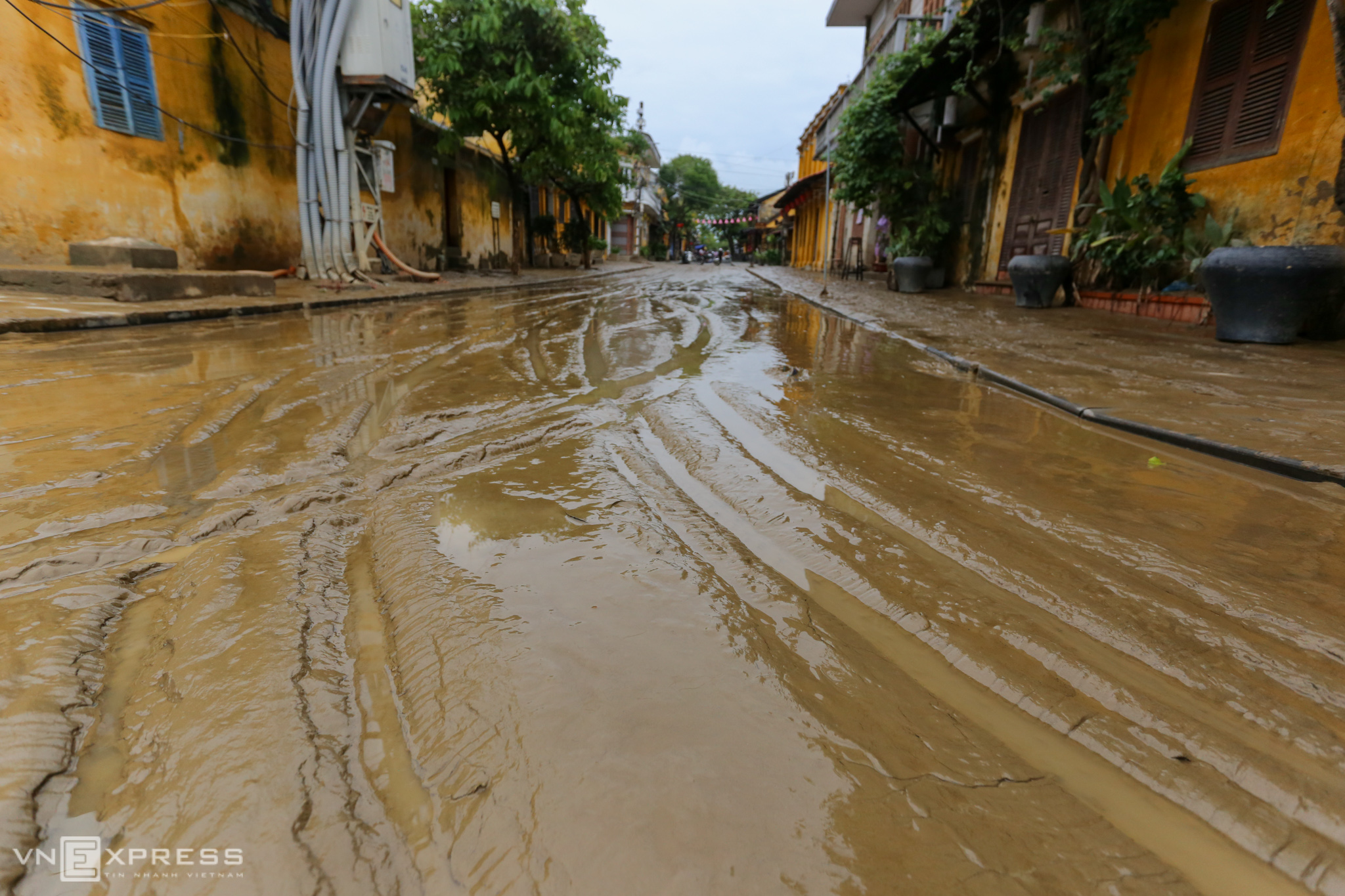 Residents clean up Hoi An ahead of heritage status anniversary