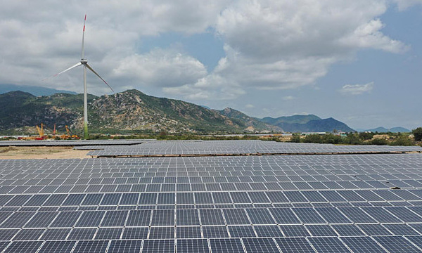 Better infrastructure is way to absorb surge in renewable energy production: experts – VnExpress International