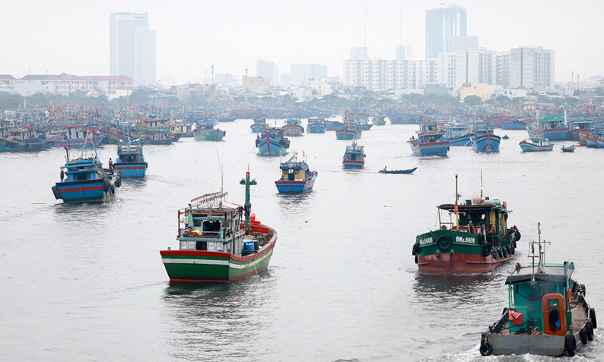 Malaysia detains 16 Vietnamese fishermen, two boats for trespassing – VnExpress International