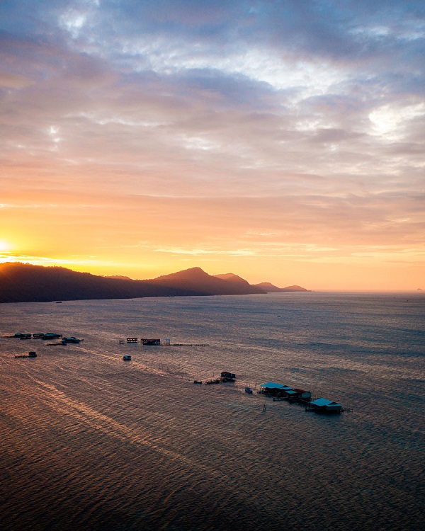 Tortorelli, a French expat working in Ho Chi Minh City, flew to Phu Quoc, Vietnams largest island, in January 2020 for the third time to enjoy a six-day vacation. During the week, he had rented a motorbike to get around and captured the colors of Phu Quoc.I love Vietnam and the people here. Through these photos, I would like to tell people how wonderful the country is. I hope they would help bring more visitors to Vietnam.