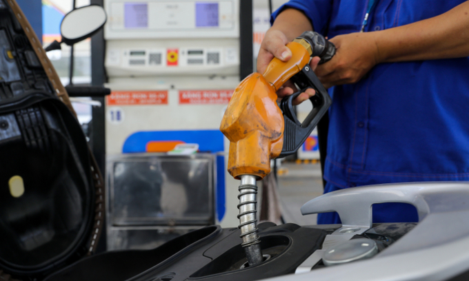 Rising fuel prices new source of trouble for businesses - VnExpress International - Vimarsana News