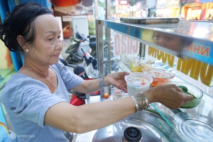 Retirement not an option for most Vietnamese senior citizens - VnExpress International - Vimarsana News