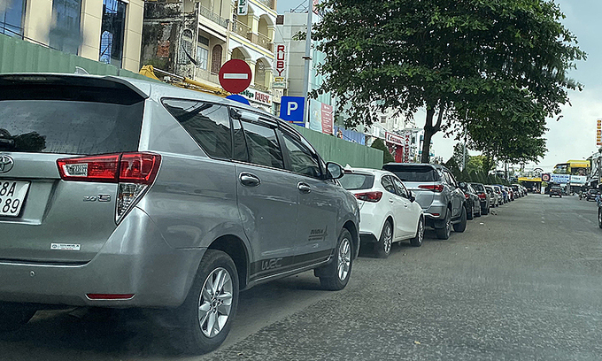 Mekong Delta capital has serious shortage of parking space - VnExpress International - Vimarsana News
